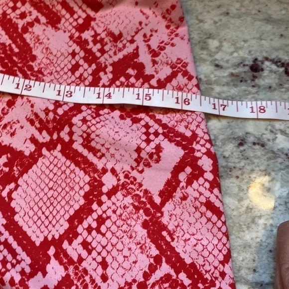 FABLETICS Define Powerhouse High-Waisted Capri Size XS Persimmon Python Pink - Picture 6 of 16